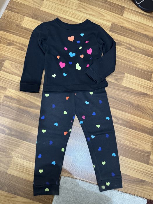 Теплый костюм на девочку 4-5 лет