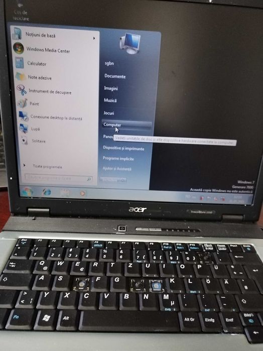 4 laptop-uri pentru piese. Citiți descrierea