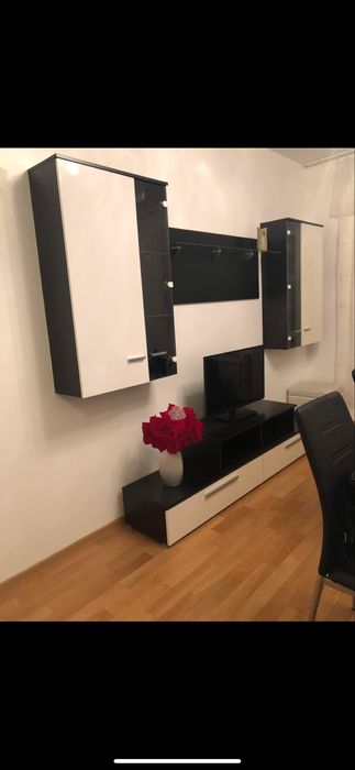 Стилна и много запазена холна секция