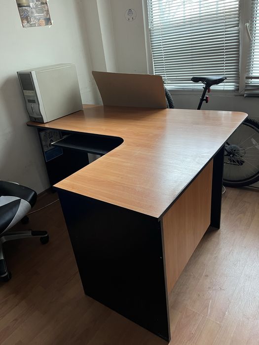 Офис обзавеждане