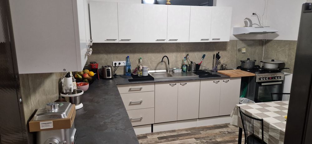 Vând casa 200m ² Vartina teren 11000 m² din care 1220 intravilan, restul ,extravilan
