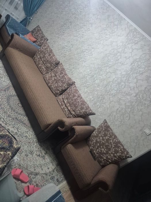 Диван с креслом