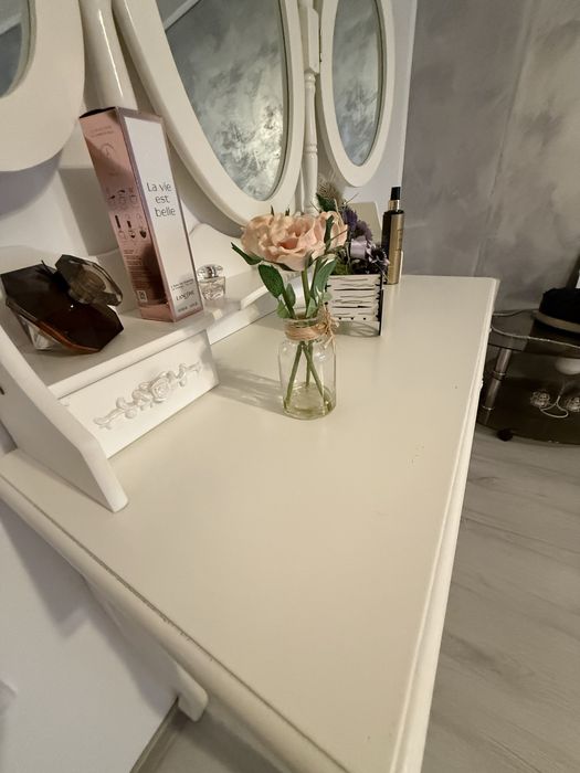 Masa de machiaj/toaleta