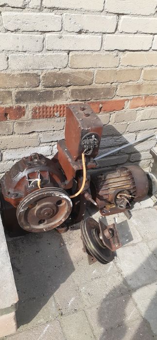 Лифт редуктор подьемник электро двигатель  шкаф лифтовое оборудования