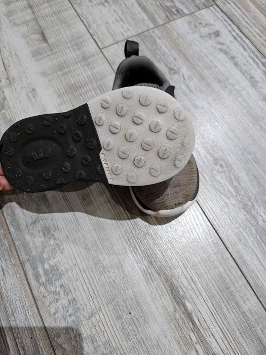 Маратонки Nike размер 25