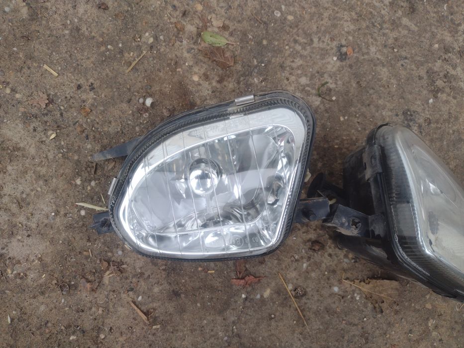 Продавам фарове за mercedes w211 авангард