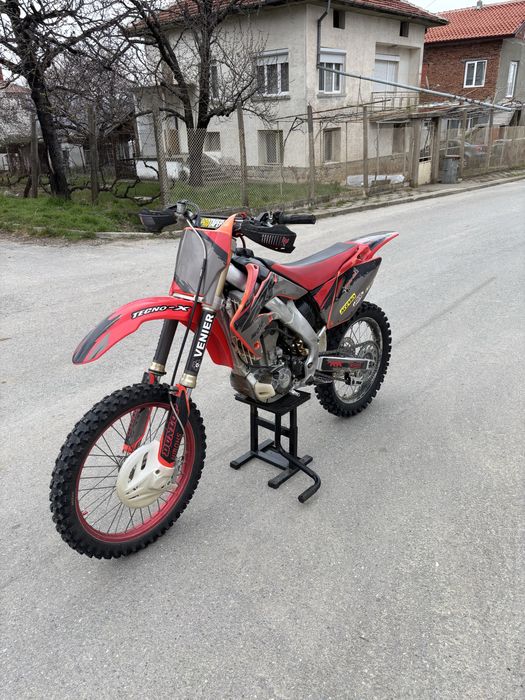 Продавам Honda crf 250