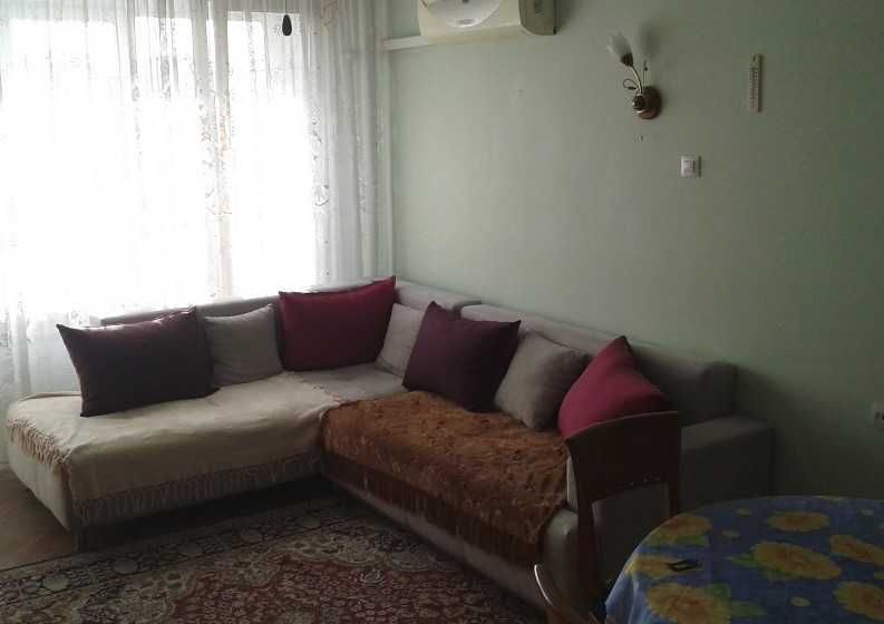 Дава се под наем Двустаен апартамент в Бургас, Лазур - 80 кв.м за 140.25 € - Снимка #2