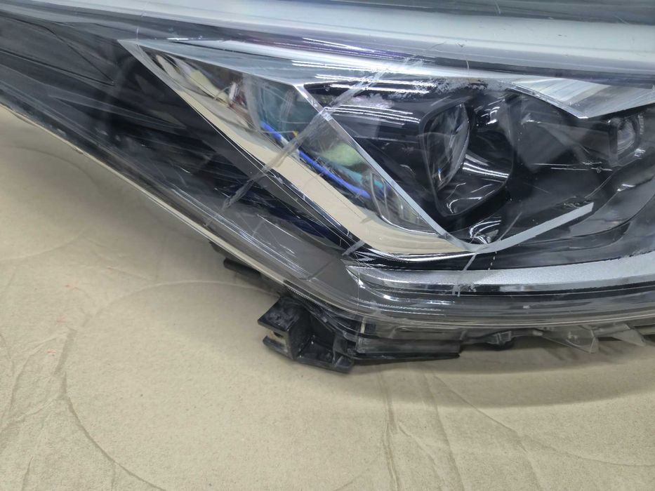 Far Dreapta Toyota C-HR C HR  full led An 2019 - 2023 cod 81110-F4280-00