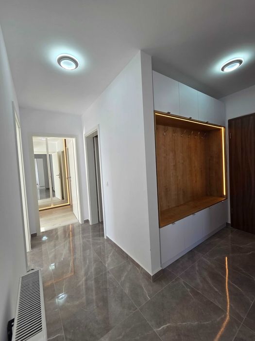 Inchiriez apartament cu 3 camere