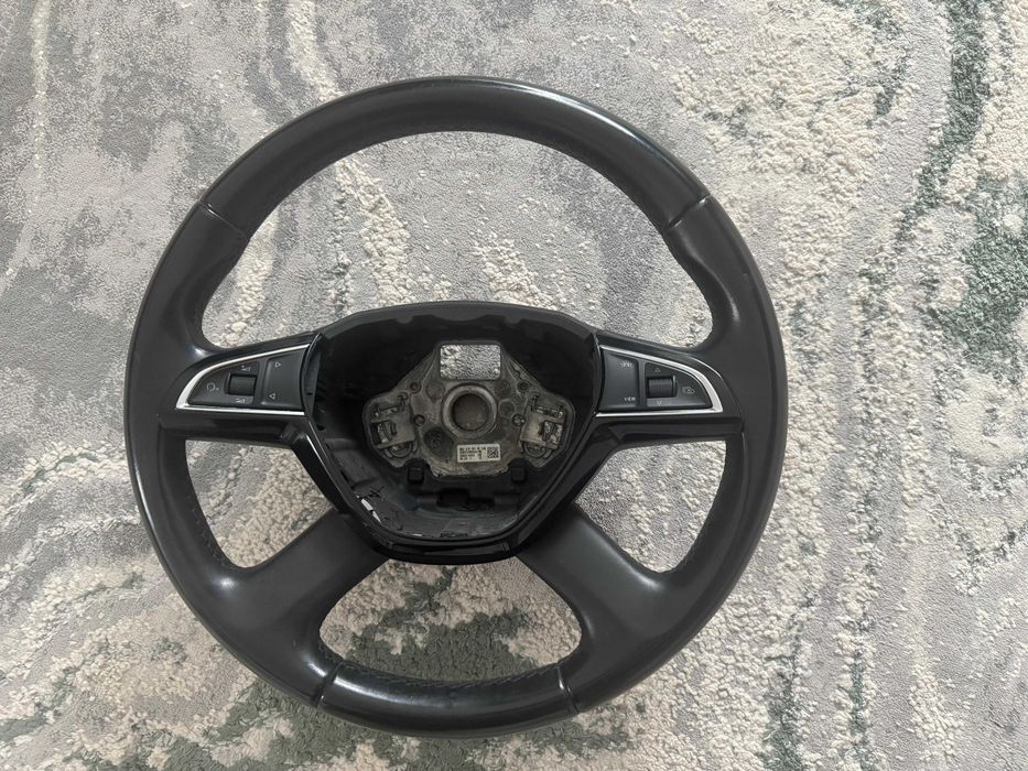 Volan cu comenzi Skoda Octavia