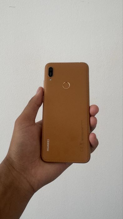 Телефон Huawei Y6 2019