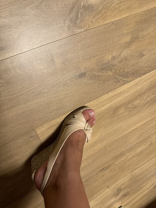 Sandale bej de dama