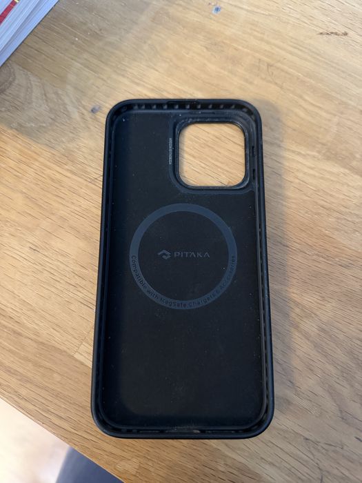 2 Huse iPhone 15 Pro Max – Pitaka MagEZ Case Pro 4 + Husă MagSafe