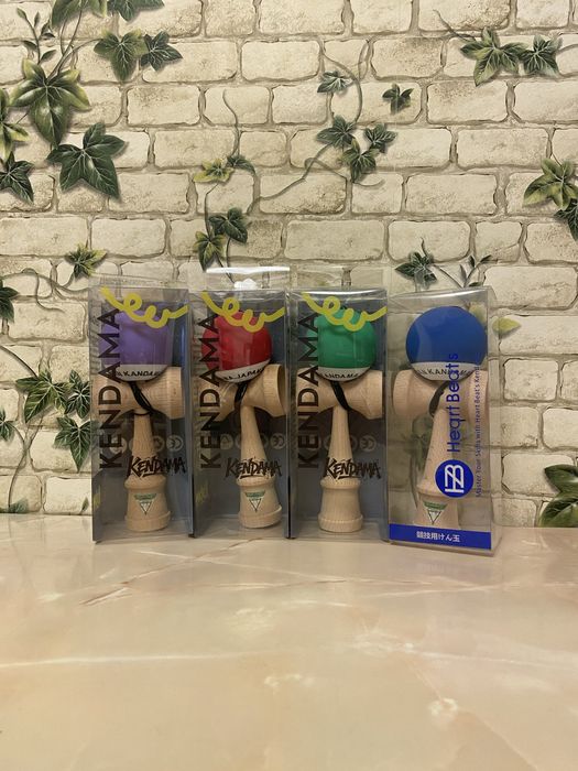 Kendama Japan cu bila mata su grip