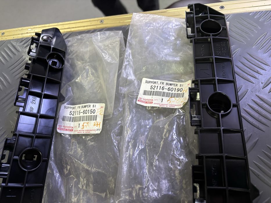 Крепление бампера LX570