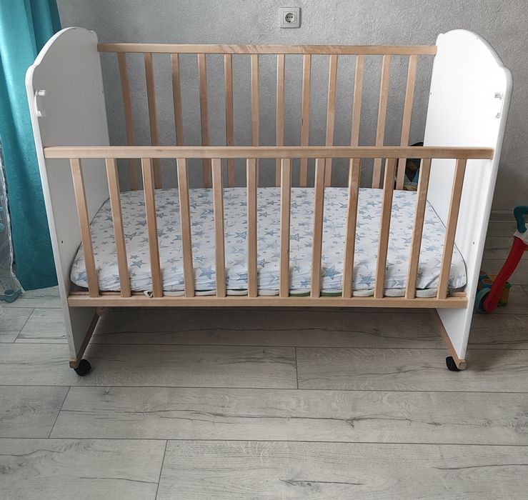 Продам детскую кроватку