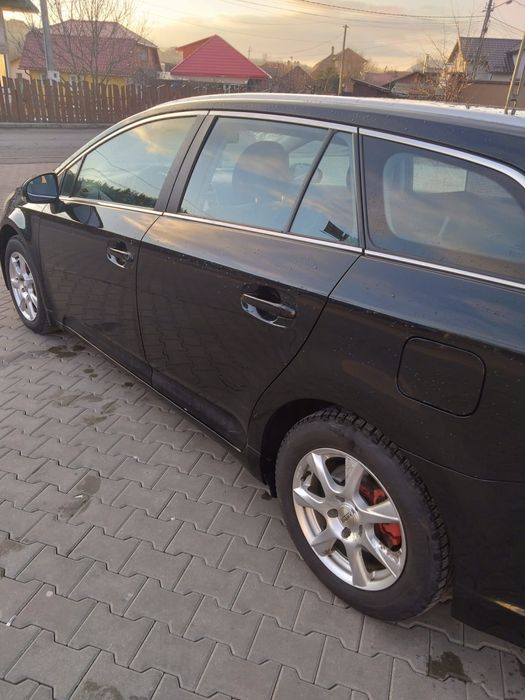 Toyota avensis 2011