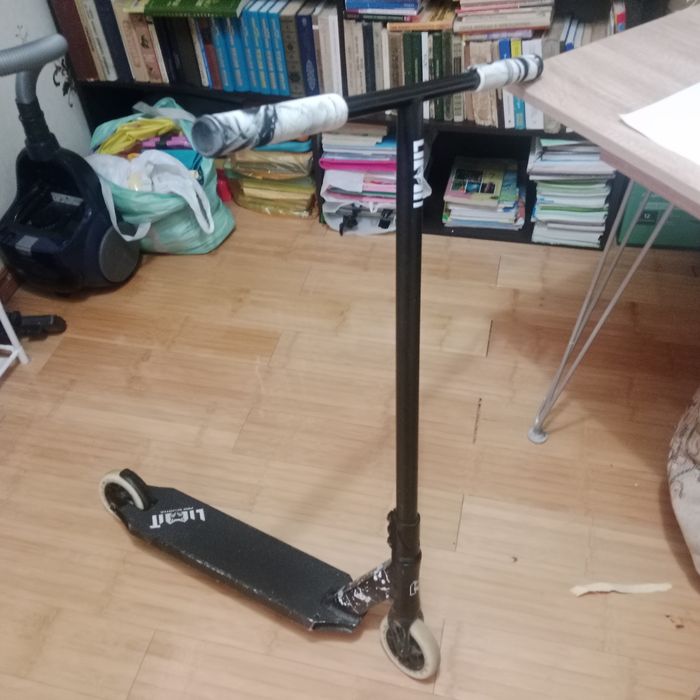 Продам самокат трюковый Limit,