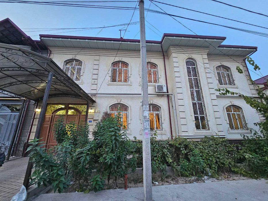 Сергели.Махалля Юкори Дархан.6сотихда 12хонали зор уй сотаман .