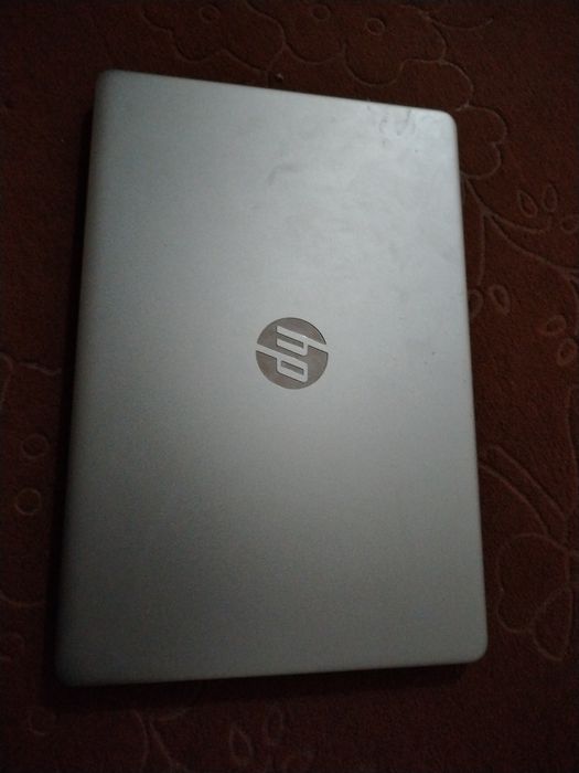 Notbook sotiladi