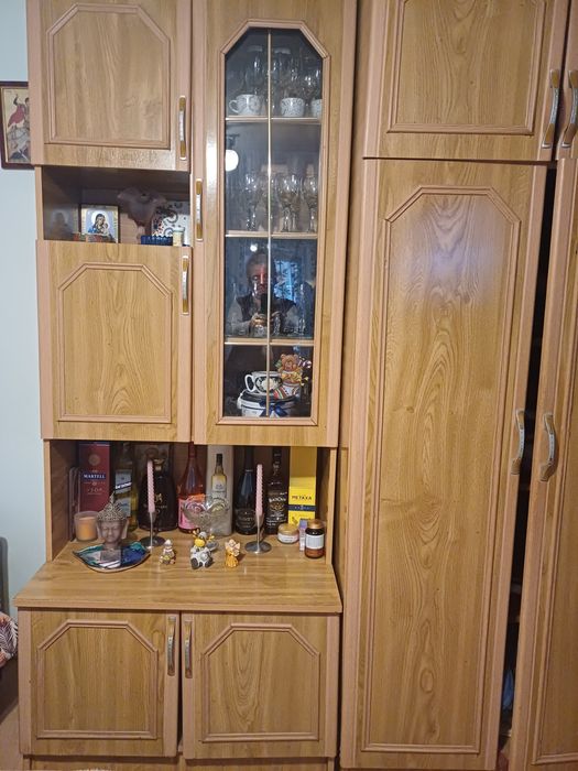 Vand mobila si covor .