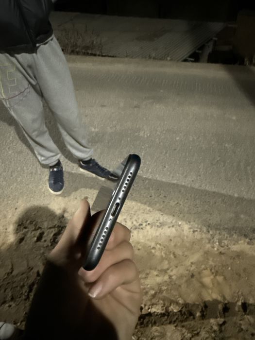 Айфон 11 128гб.