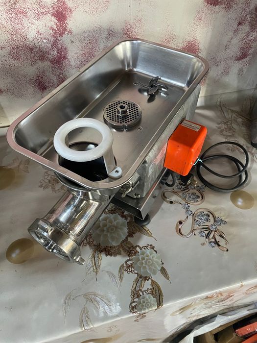 Мясорубка RY22. 1.8кв