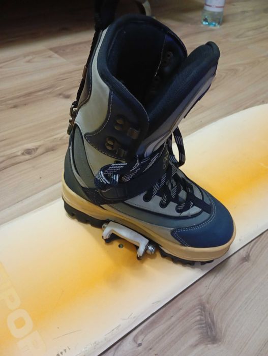 Продам ботинки с креплением для сноуборда