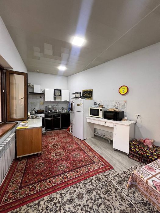 Yarmirkadan Korzinkadan 8 km uzoqlikda 3.7 sotixli uy  "Qir ariq" da