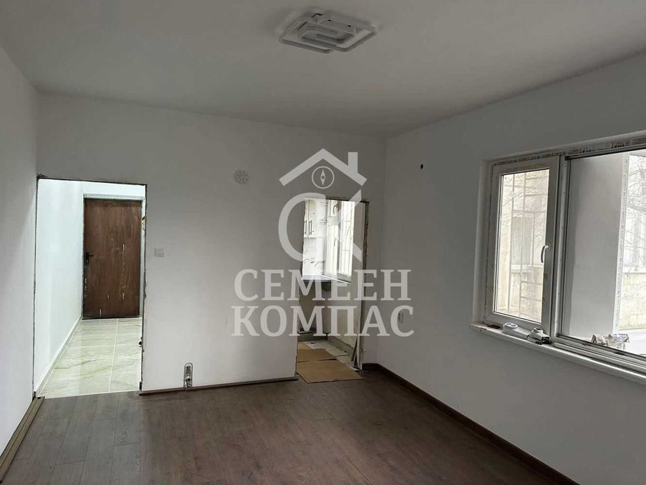 Продава се Едностаен апартамент в Пловдив, Тракия - 36 кв.м за 990 €/кв.м - Снимка #2