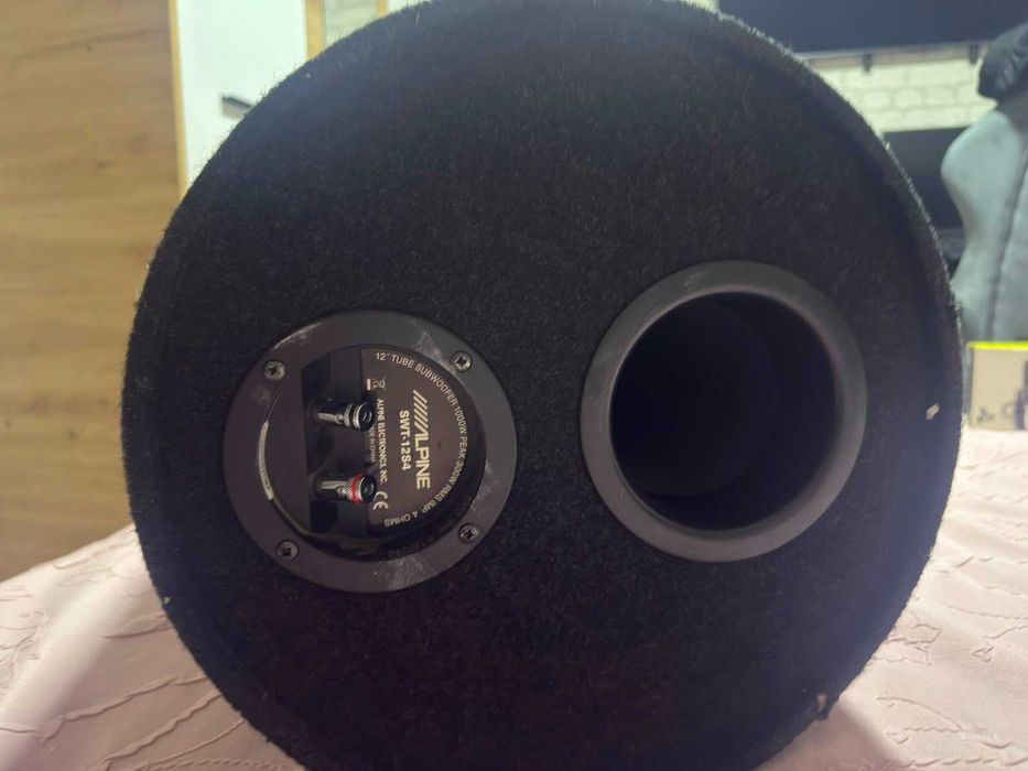 subwoofer auto tub Alpine SWT-12S4 + amplificator auto 2 canale BBX-T600
