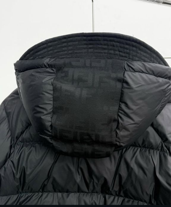 Geaca Fendi , calitate premium , pe comanda , noua , M