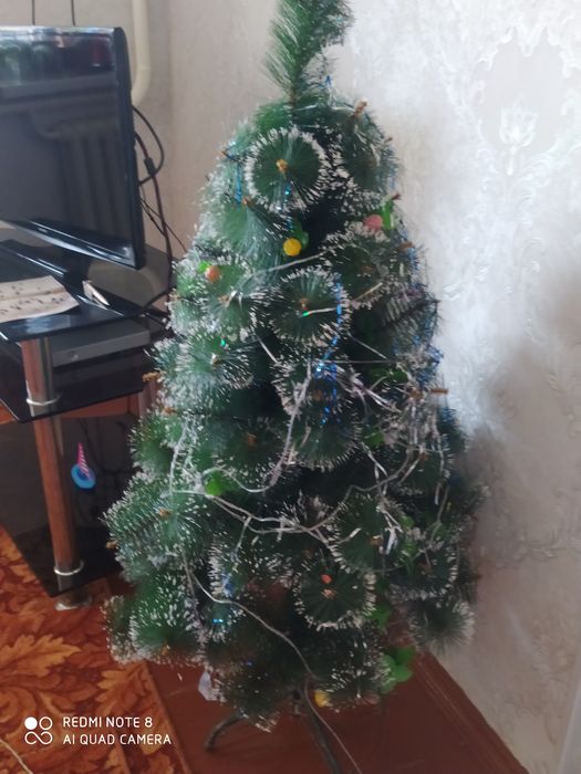 Продается новогодняя елка