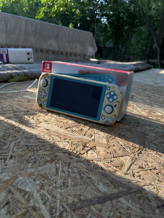 Продаю приставку NINTENDO SWITCH LITE прошитый