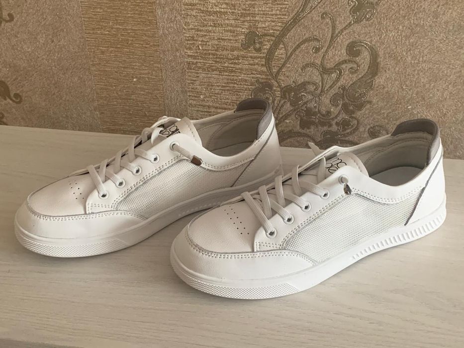 Кросовки кожаные летние