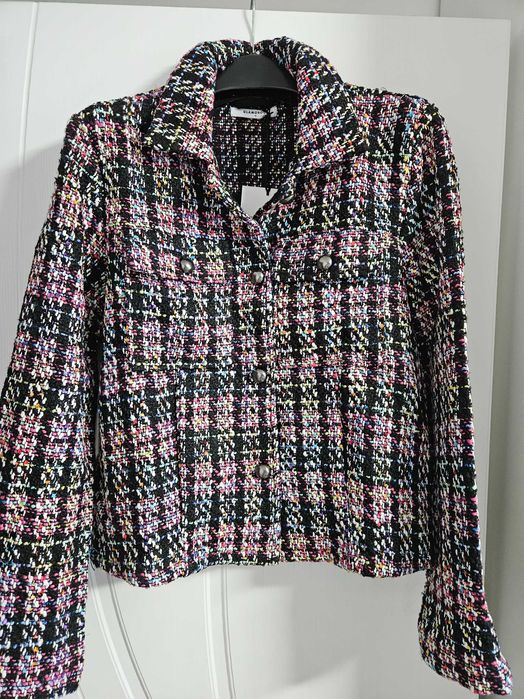 Ново късо палто размер EU 42