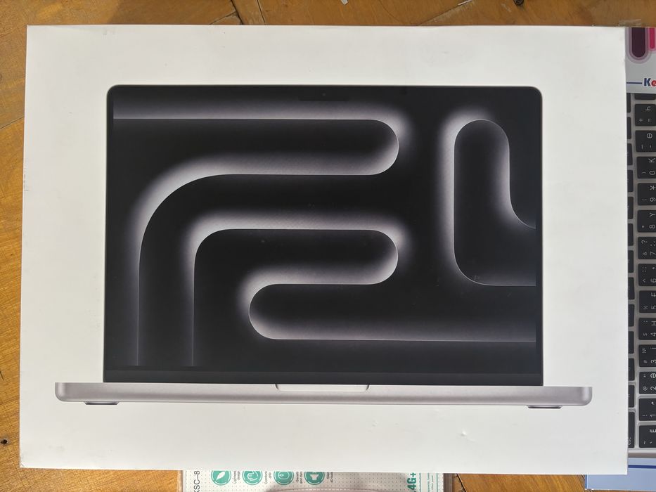 Macbook 14 pro M5