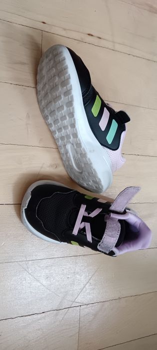 Adidas cloudfoam, nr 27
