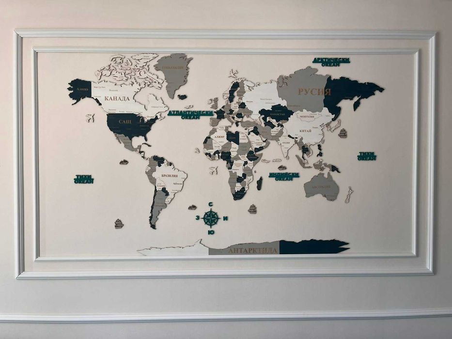 Дървена карта на света