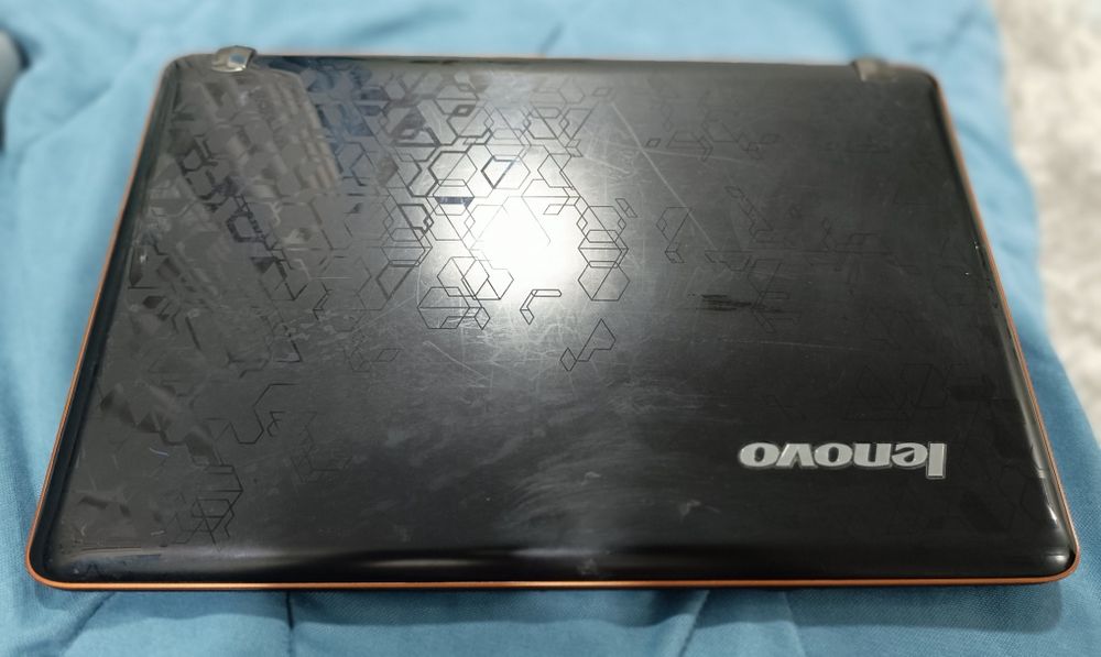 Ноутбук Lenovo Y560