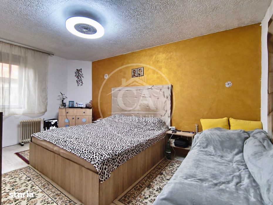 Apartament cu 2 camera la curte comuna de vanzare Central, Oradea