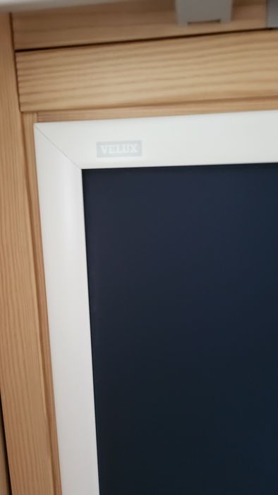 Затъмняваща вътрешна ролетна  щора Velux