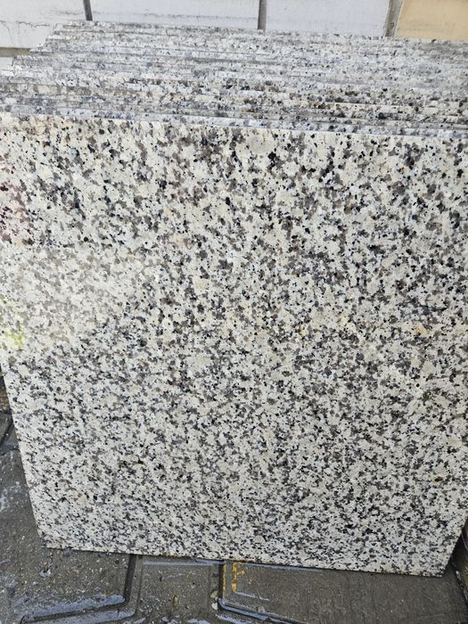 Продам МРАМОРНУЮ плитку и Керамогранит