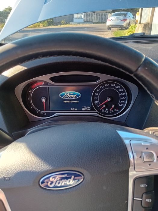 Vând Ford mondeo mk4
