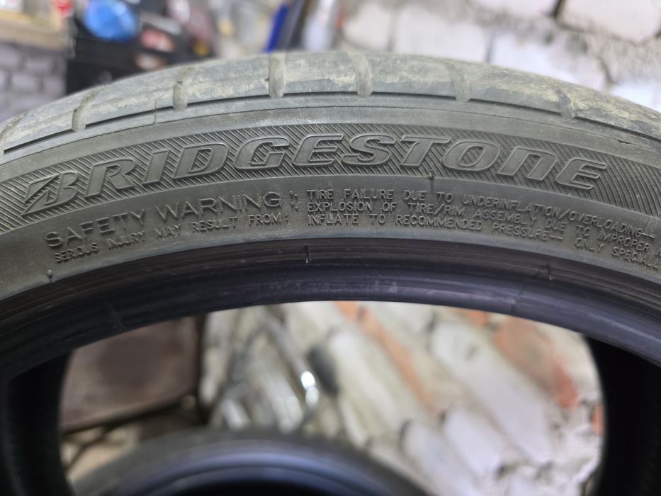 Резина летняя 255 35 R19