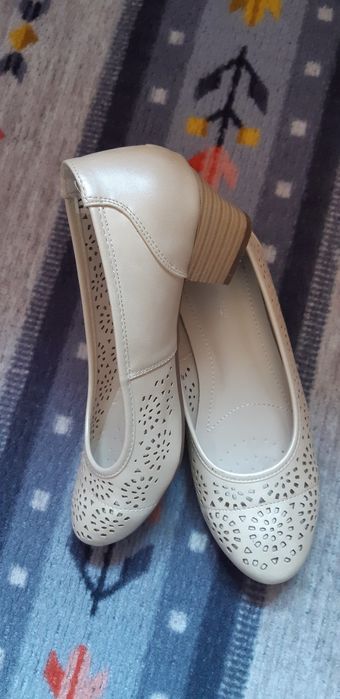 Vand pantofi dama eleganti