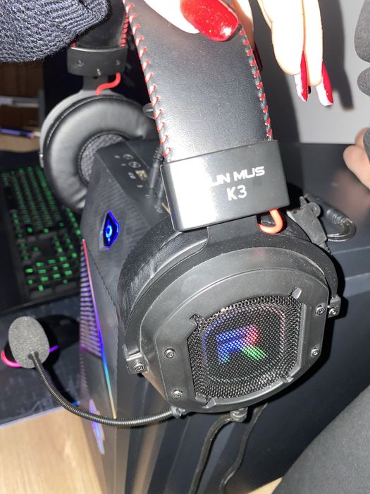 Casti gaming cu microfon