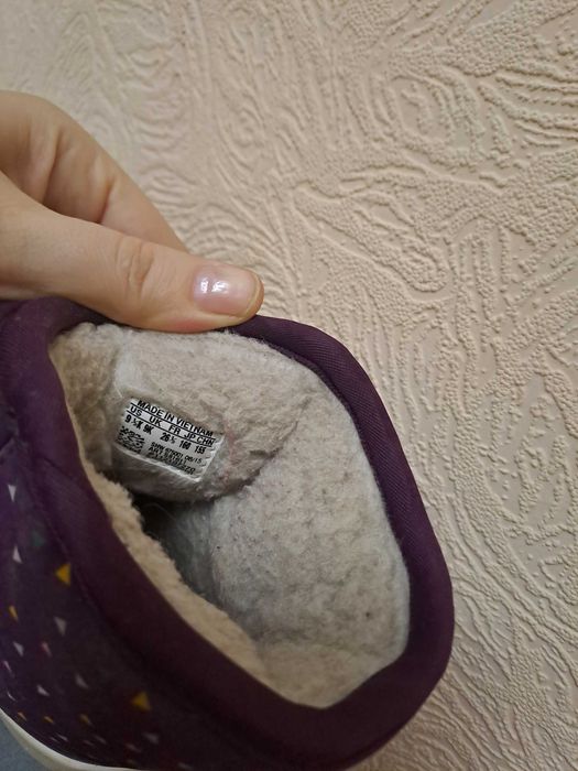 Сапожки для девочки 3-4года