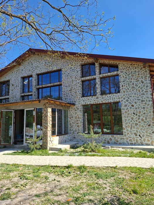 Lux Atemporal: Selecția Noastră de Piatră Naturală